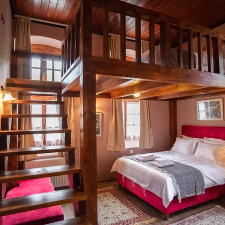 The Old School Boutique Hotel Sirako Esterno foto