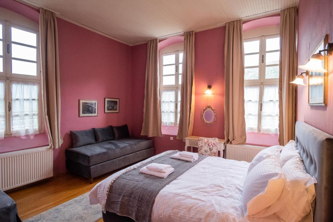 The Old School Boutique Hotel Sirako Esterno foto