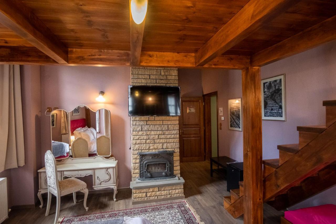 The Old School Boutique Hotel Sirako Esterno foto