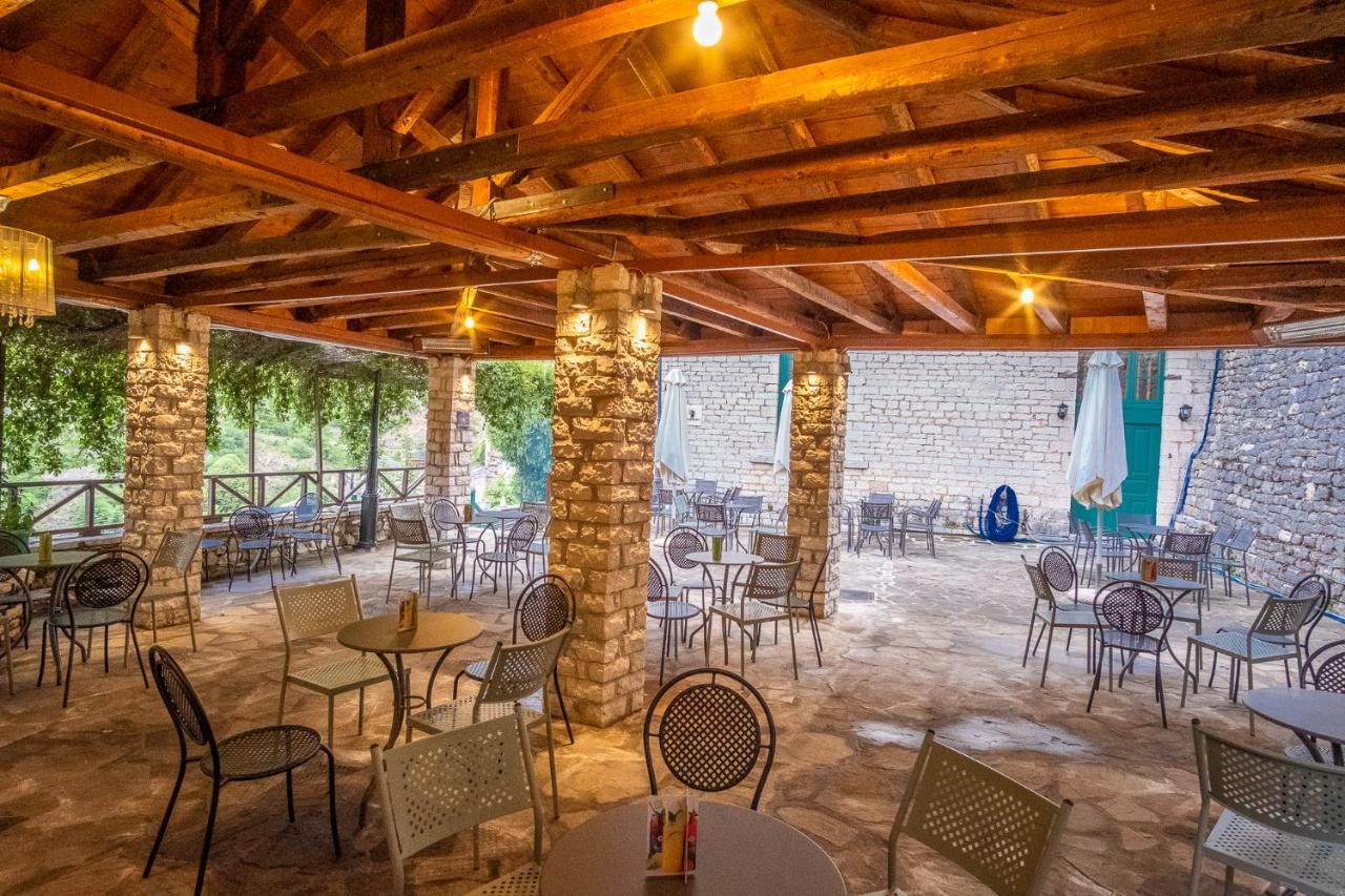 The Old School Boutique Hotel Sirako Esterno foto