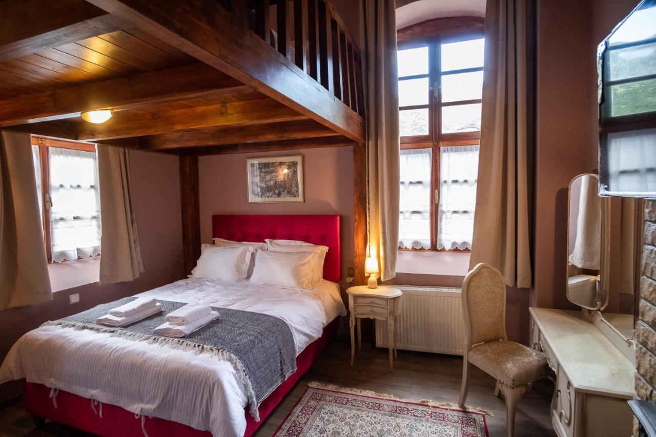 The Old School Boutique Hotel Sirako Esterno foto