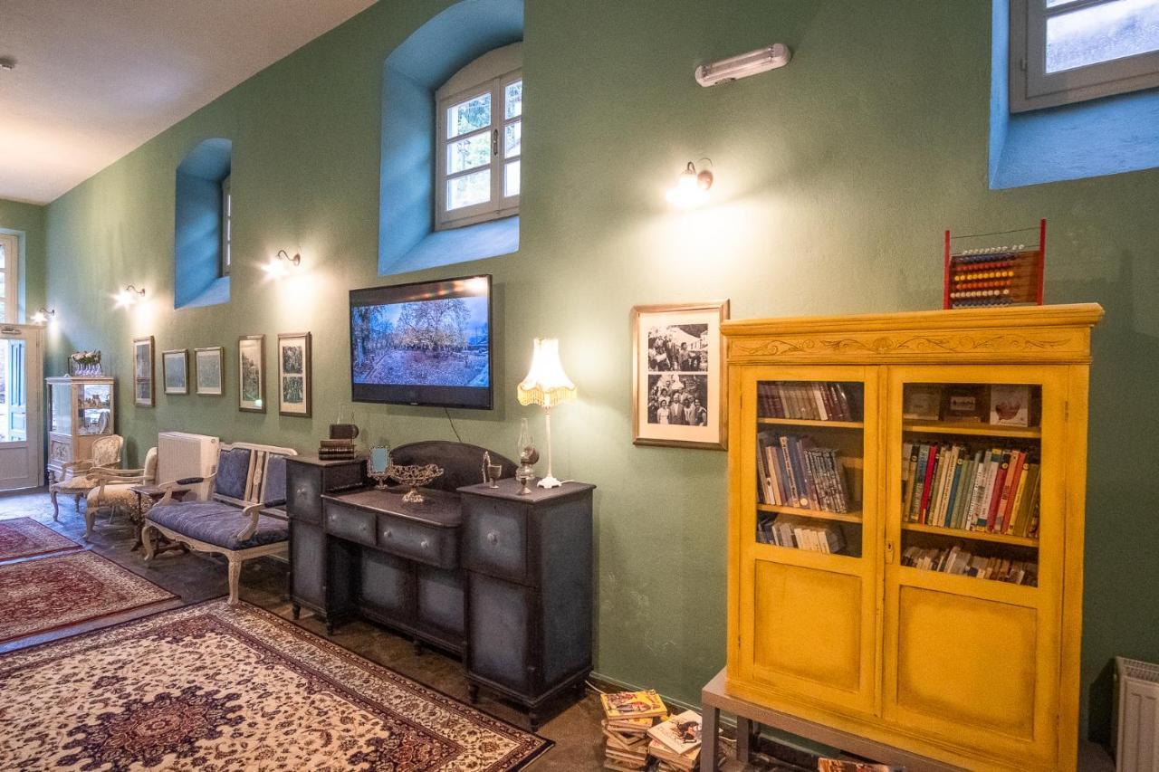 The Old School Boutique Hotel Sirako Esterno foto