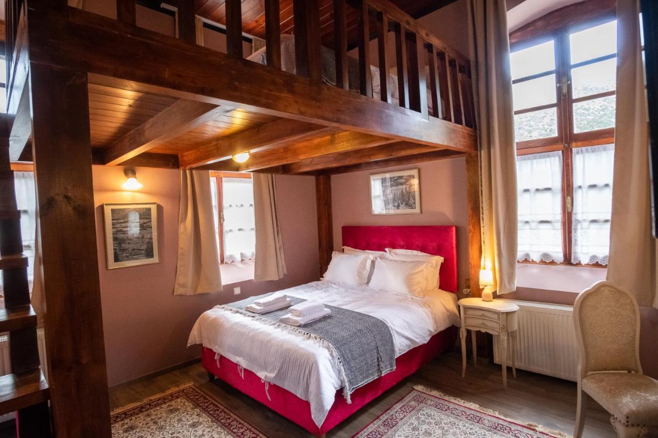 The Old School Boutique Hotel Sirako Esterno foto