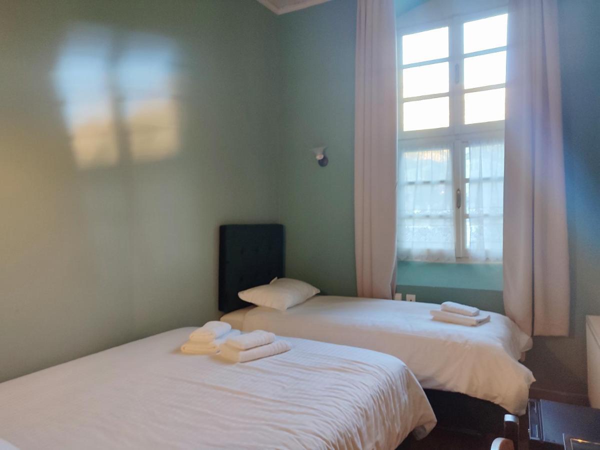 The Old School Boutique Hotel Sirako Esterno foto