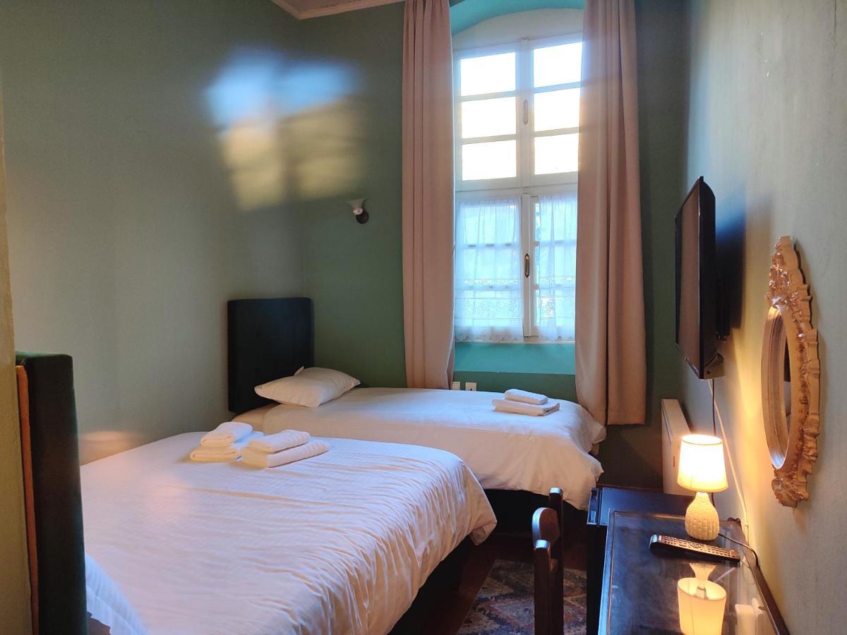 The Old School Boutique Hotel Sirako Esterno foto